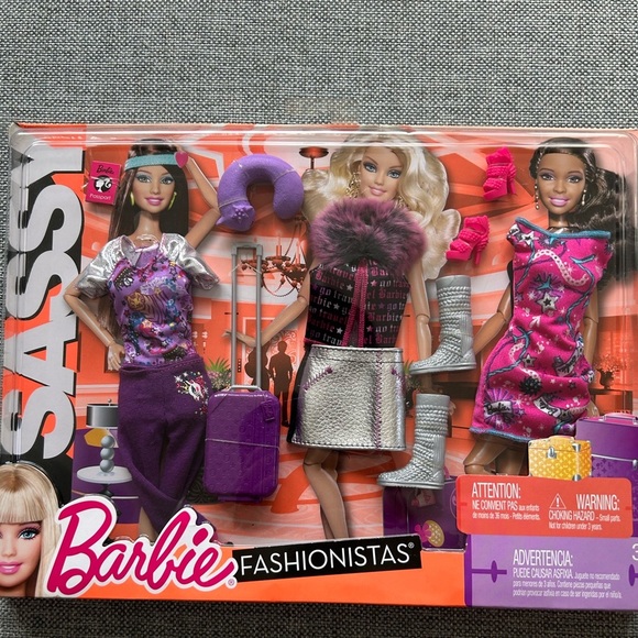 Barbie Fashionista Sassy Fashion Pack Outfits Clothes 2010 Traveling Barbie - Picture 1 of 8